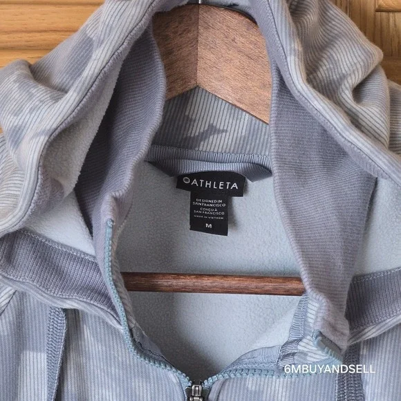 ATHLETA Triumph Printed Hoodie Women's Blue Camo Sweatshirt Full Zip Medium - Picture 2 of 8